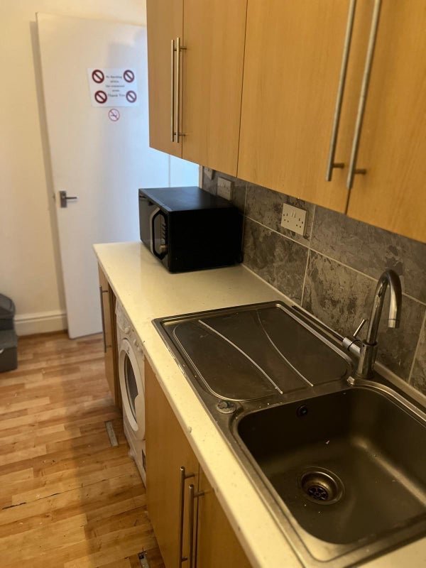 Room Birchfields Avenue in Manchester