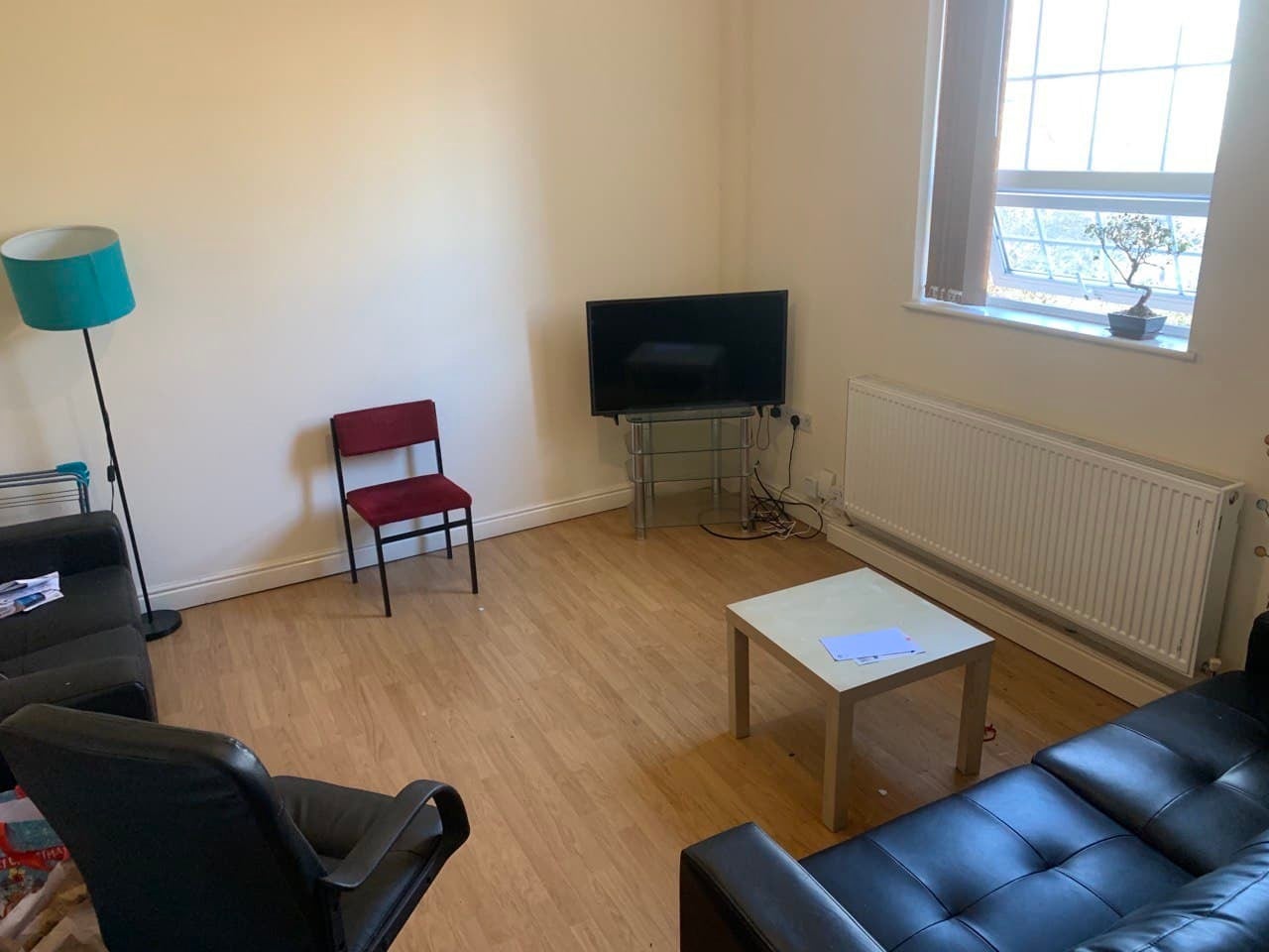 Flat Raglan Road in Leeds
