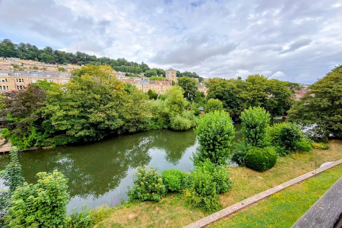 Flat Forester Avenue in Bath