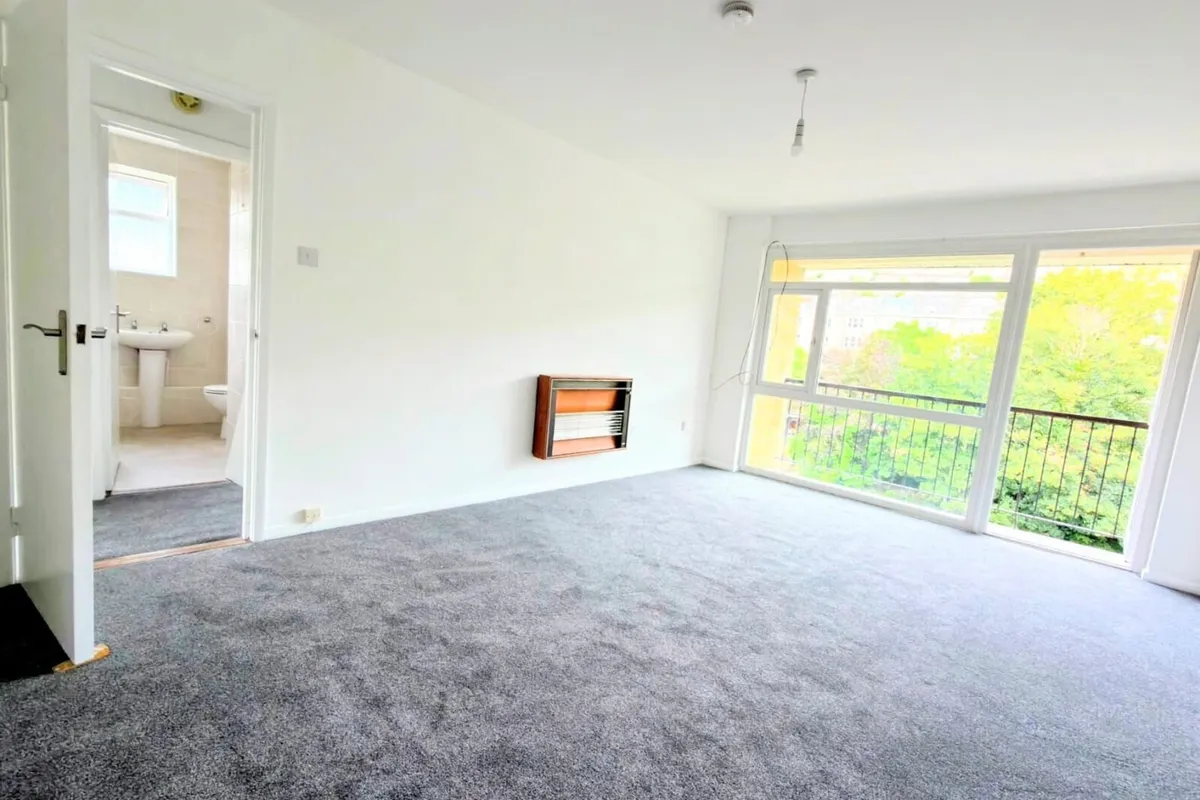 Flat Forester Avenue in Bath