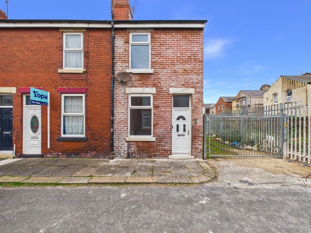 Flat Laburnum Street in Blackpool