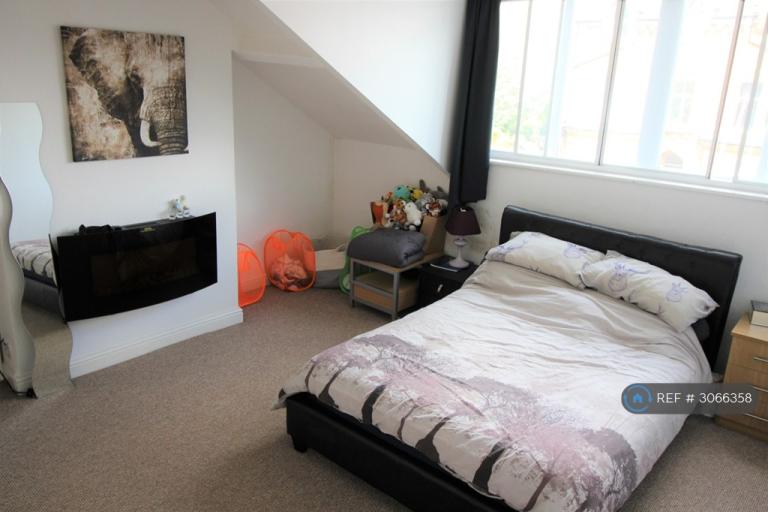 Flat Woodhouse Square in Leeds