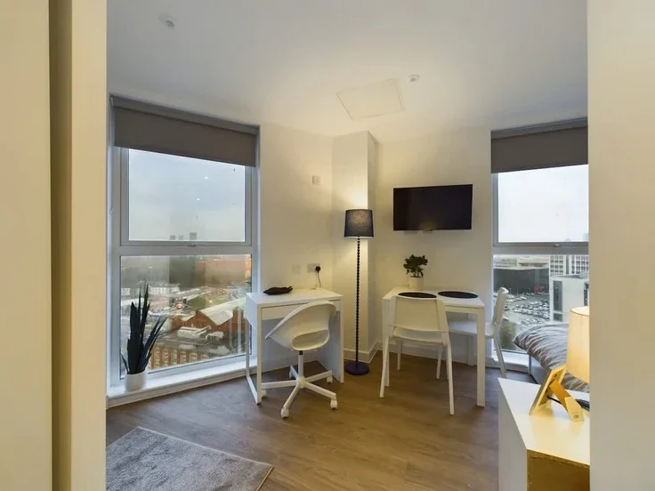 Flat Lissadel Street in Salford