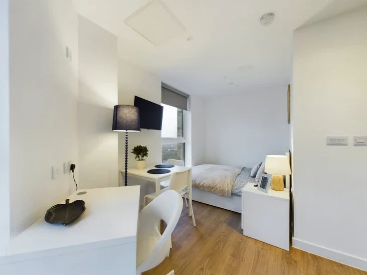 Flat Lissadel Street in Salford