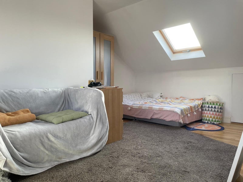 Room Tradescant Road in Greater London