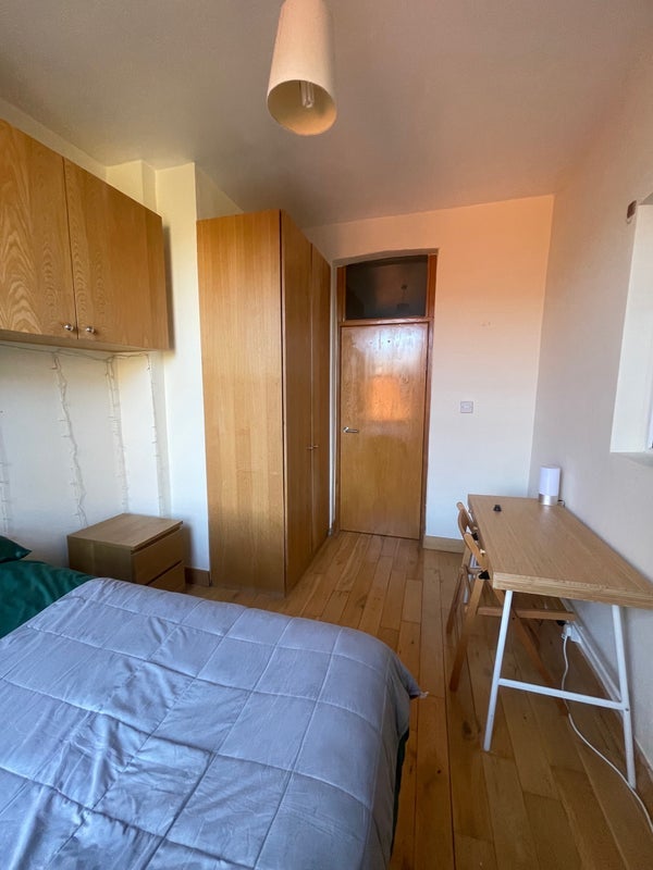 Room Calshot Street in Greater London