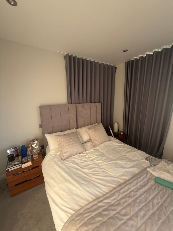 Room Battersea Park Road in Greater London