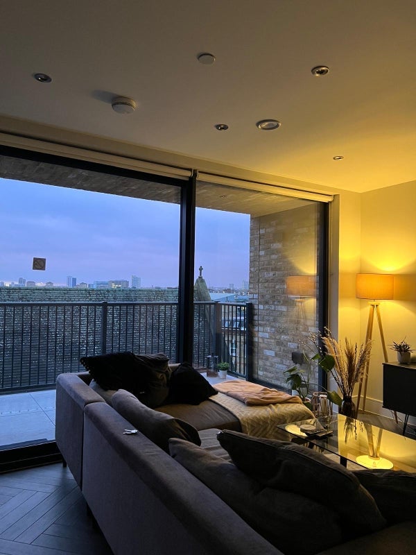 Room Battersea Park Road in Greater London