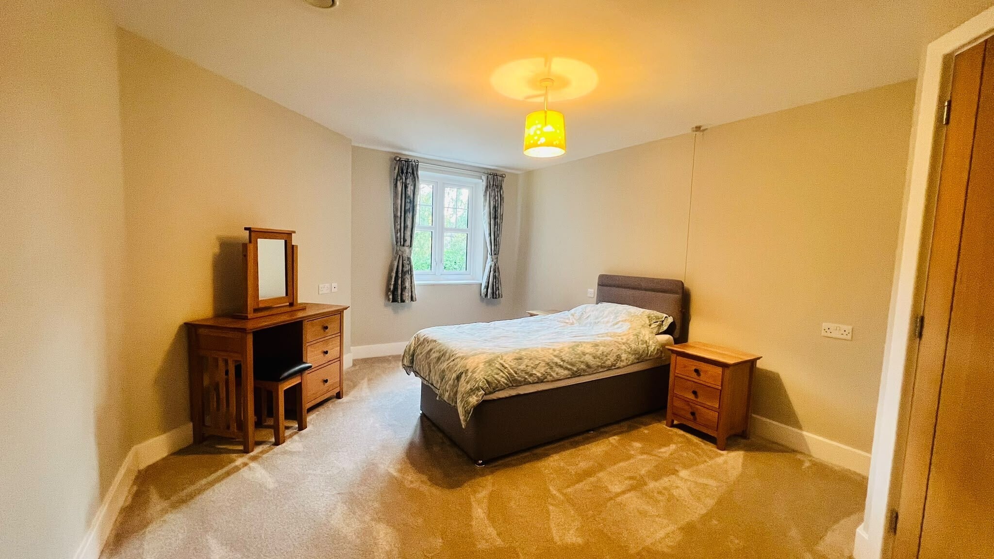 Flat Fairford Road in Maidenhead