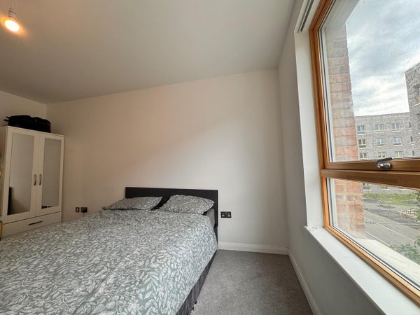 Flat Fielders Crescent in London