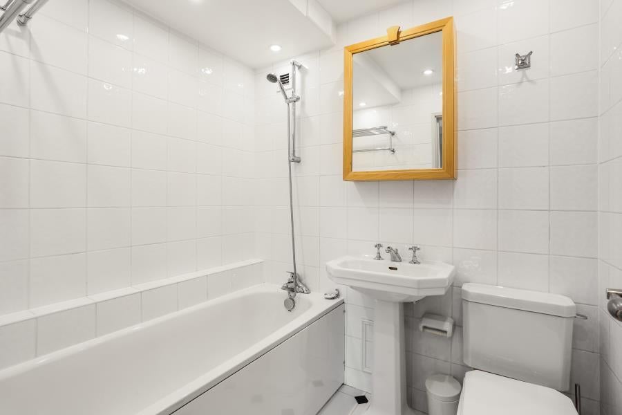 Flat Somerset Square in Greater London