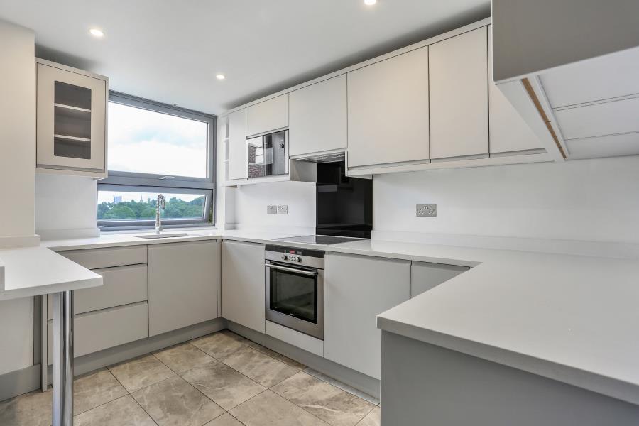 Flat Somerset Square in Greater London