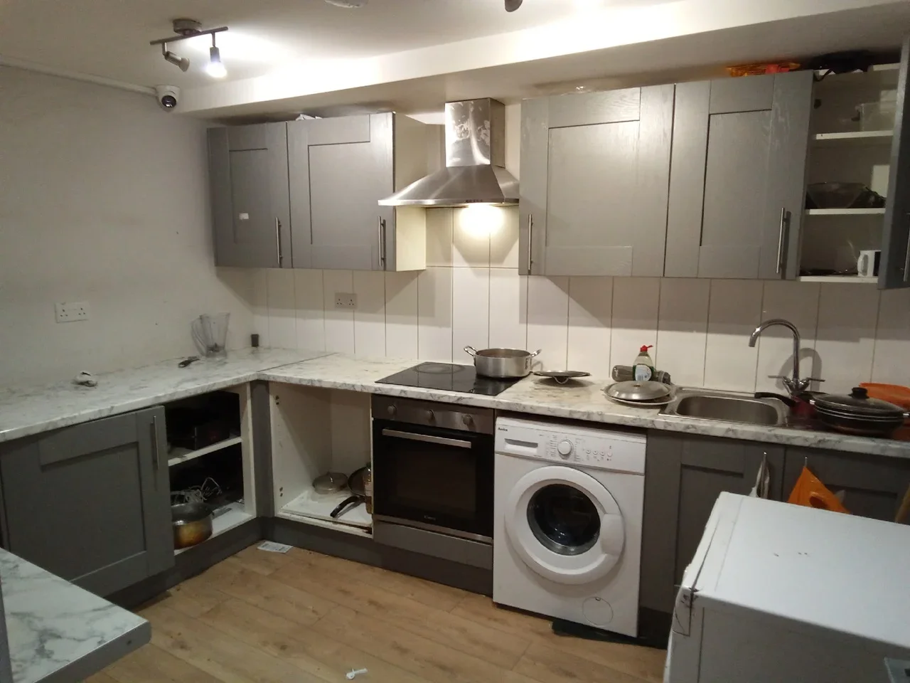 Flat Kingsland Road in Greater London