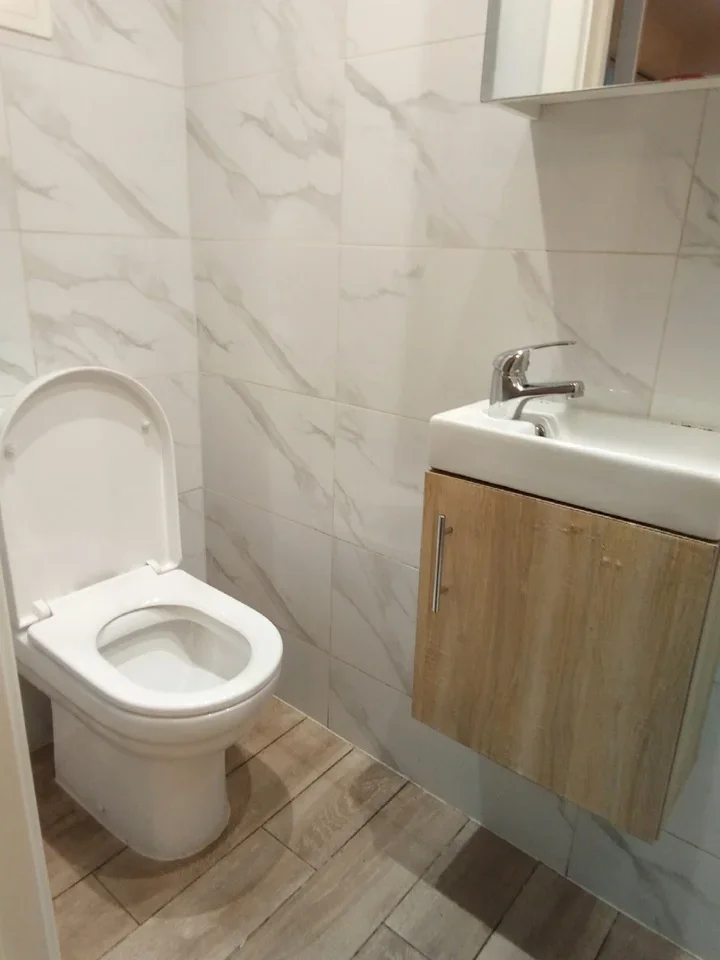 Flat Kingsland Road in Greater London
