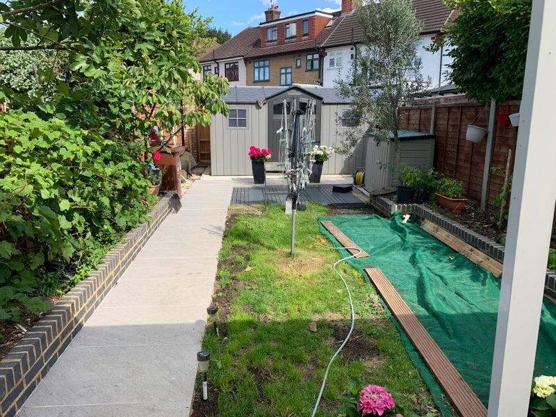 Room Cherrydown Avenue in Greater London
