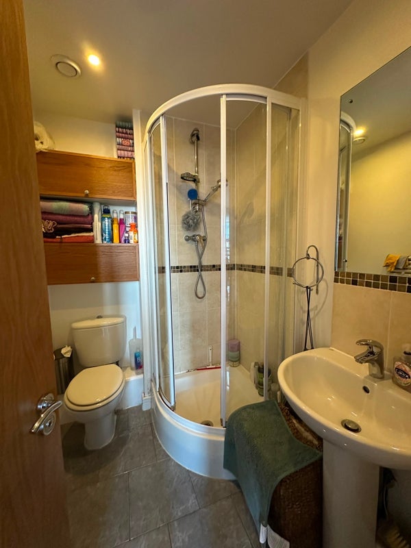 Room High Street in Greater London