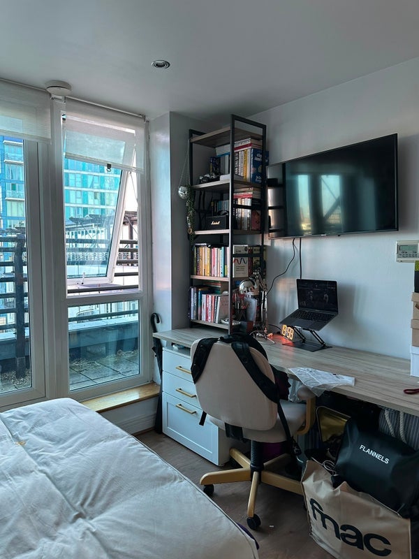 Room High Street in Greater London