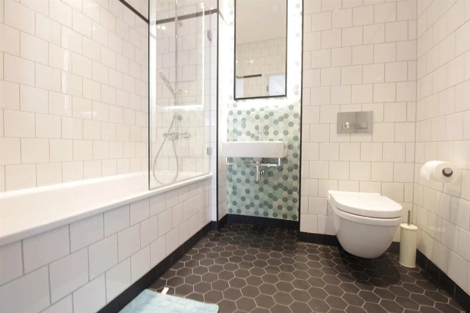 Flat Lyell Street in Greater London