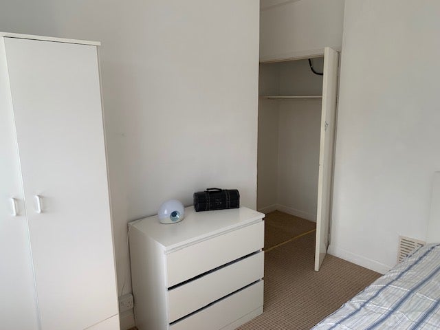 Room Deepdene Gardens in Greater London