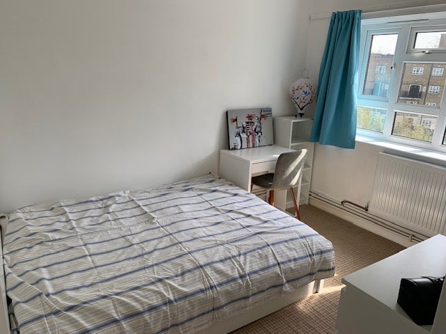 Room Deepdene Gardens in Greater London