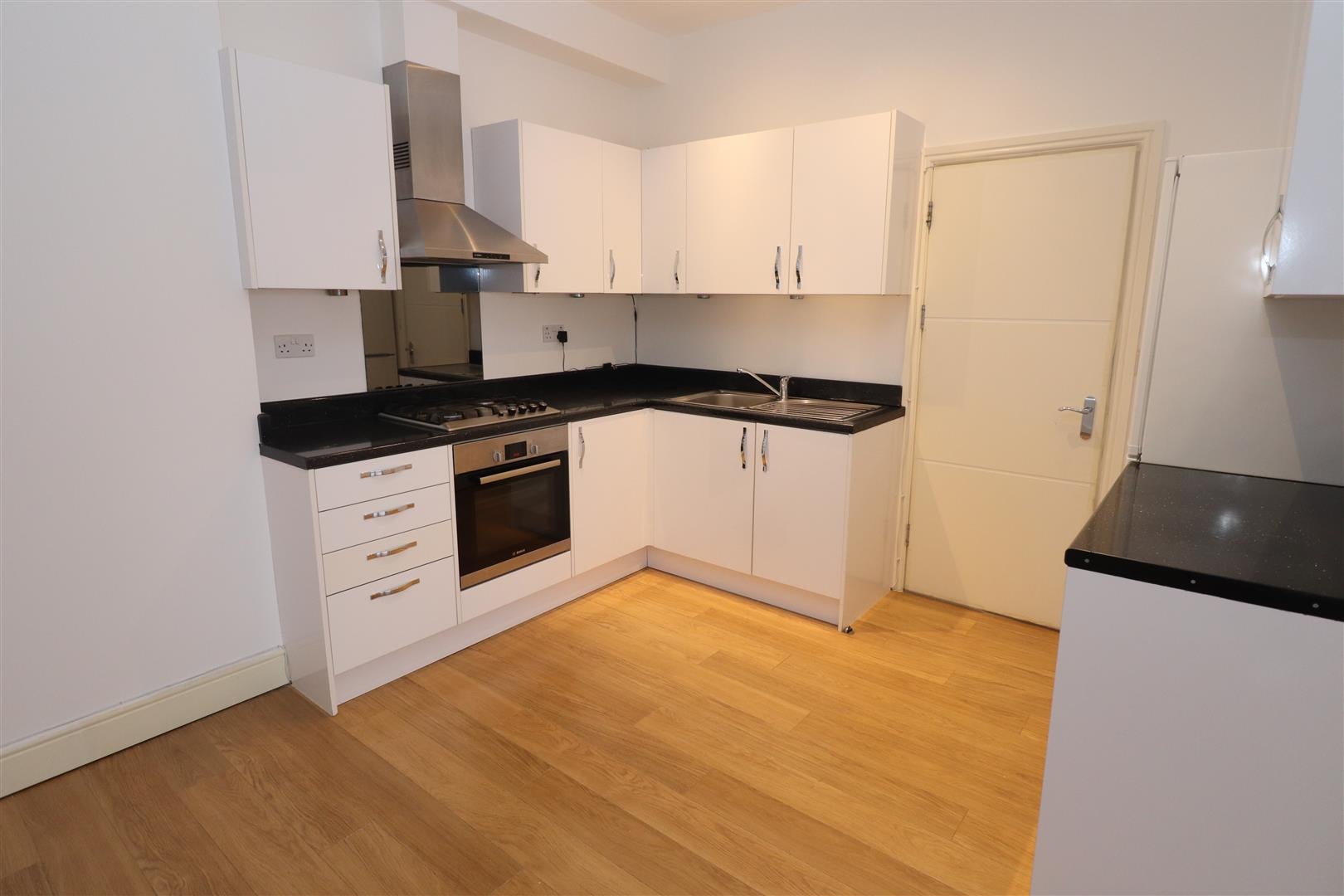 Flat Golders Green Road in Greater London