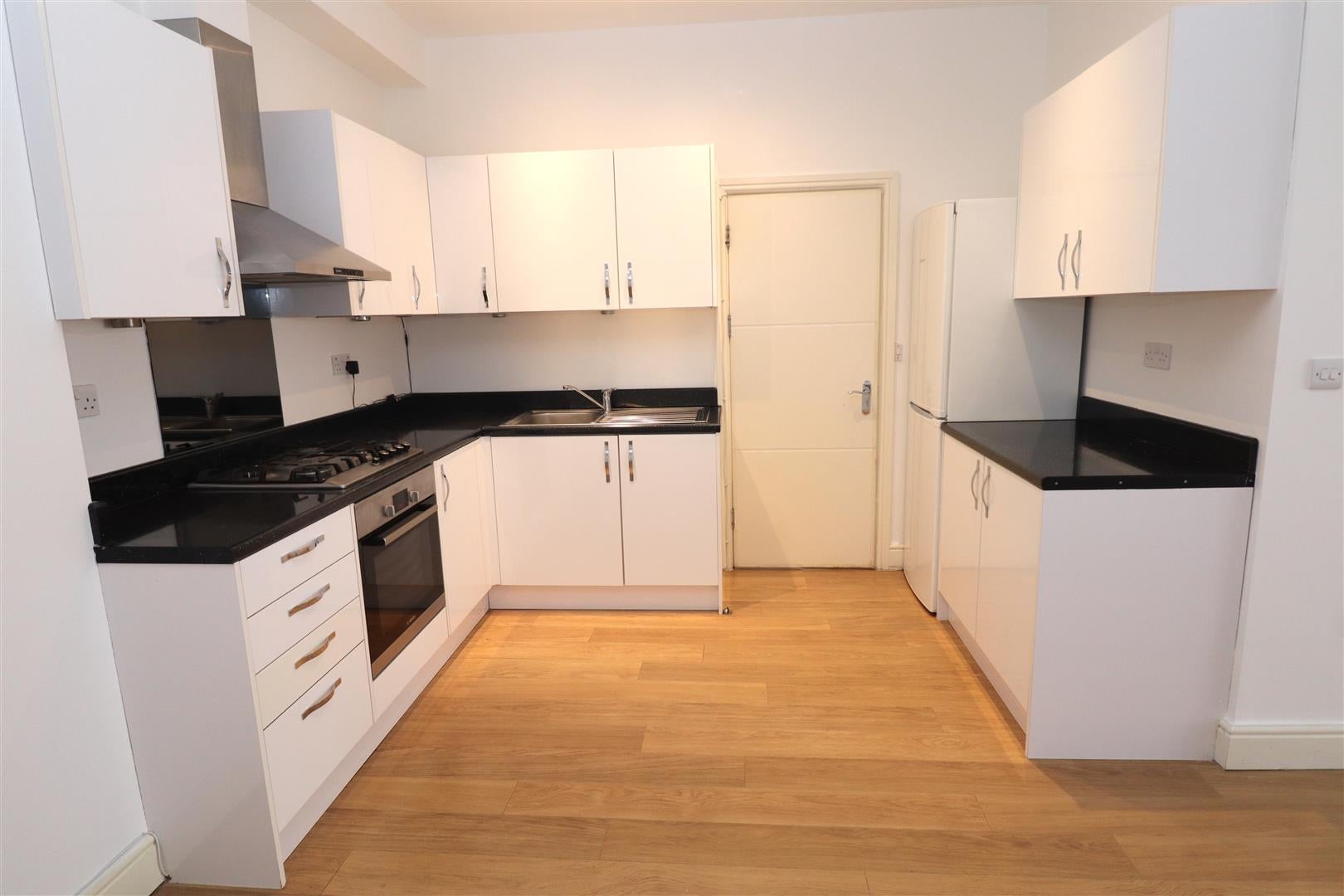 Flat Golders Green Road in Greater London
