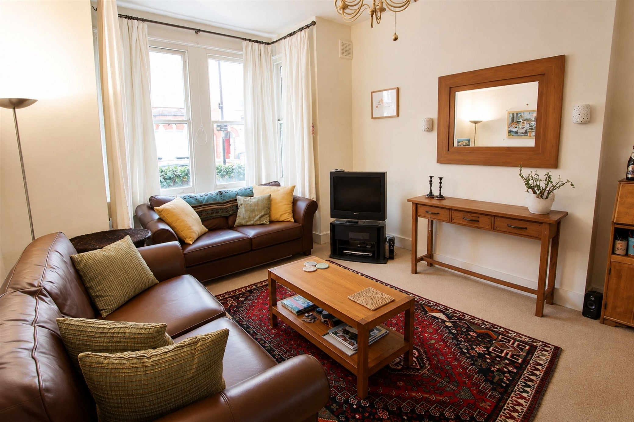 Flat Hampden Road in Greater London