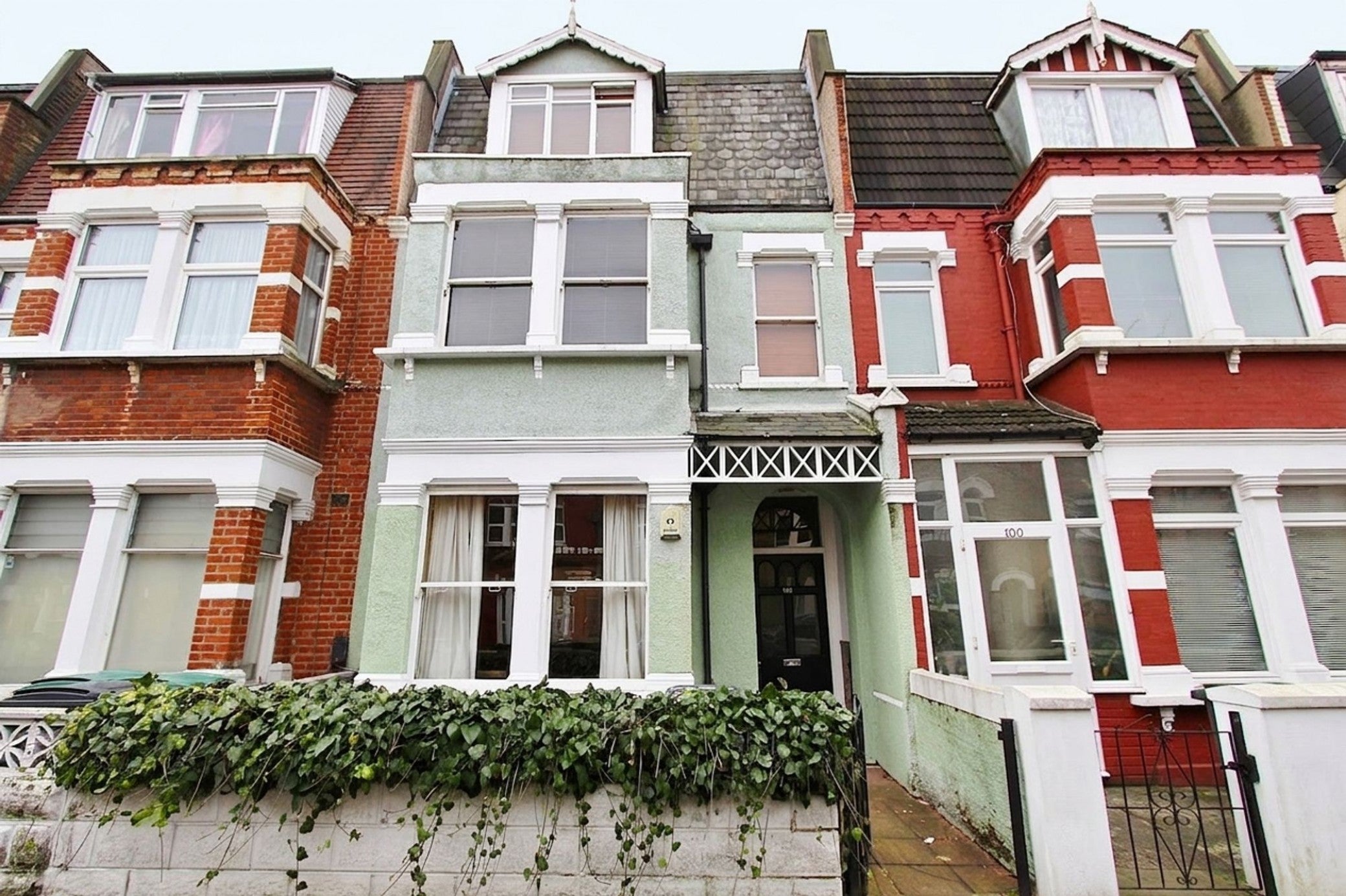 Flat Hampden Road in Greater London