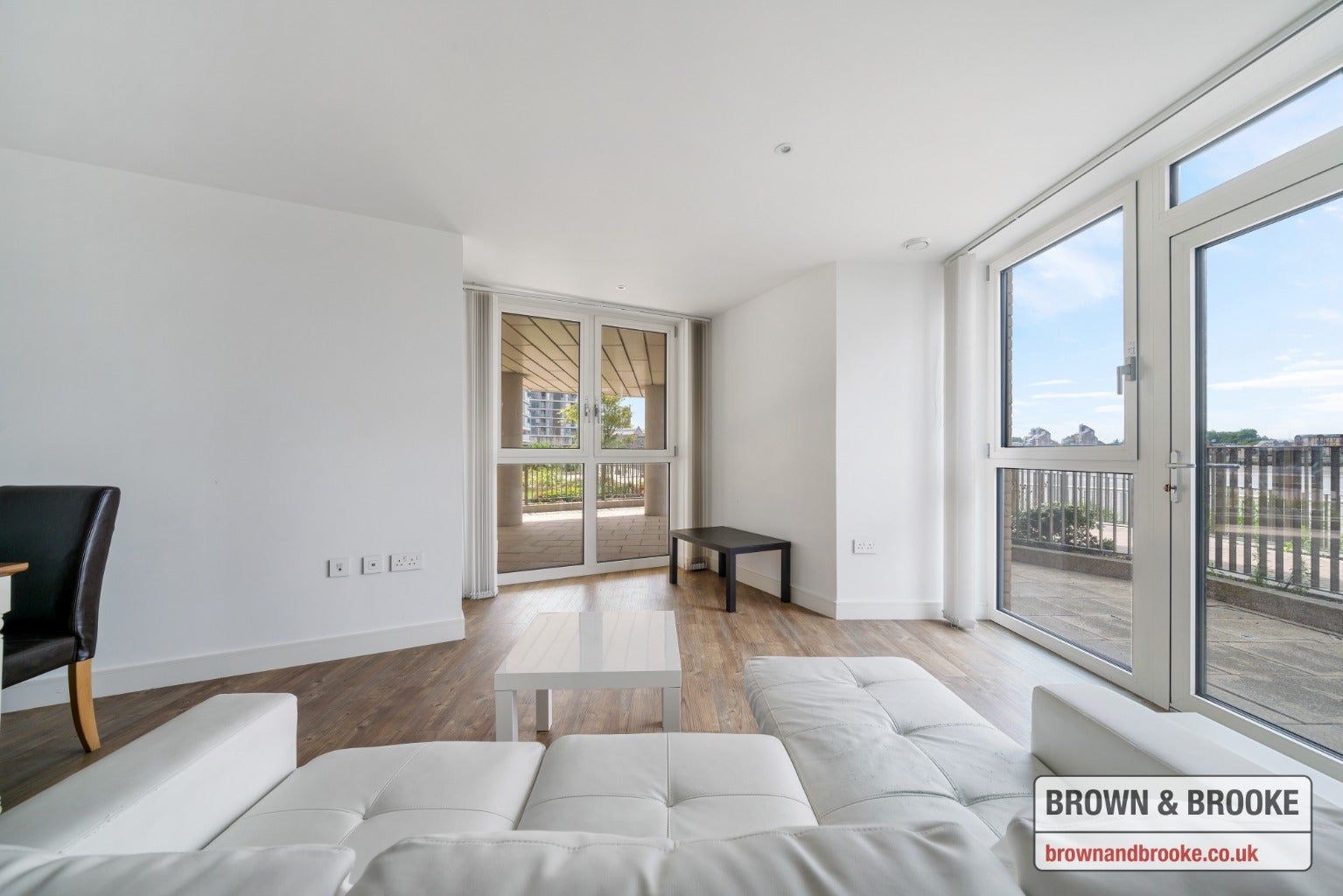 Flat Cable Walk in Greater London