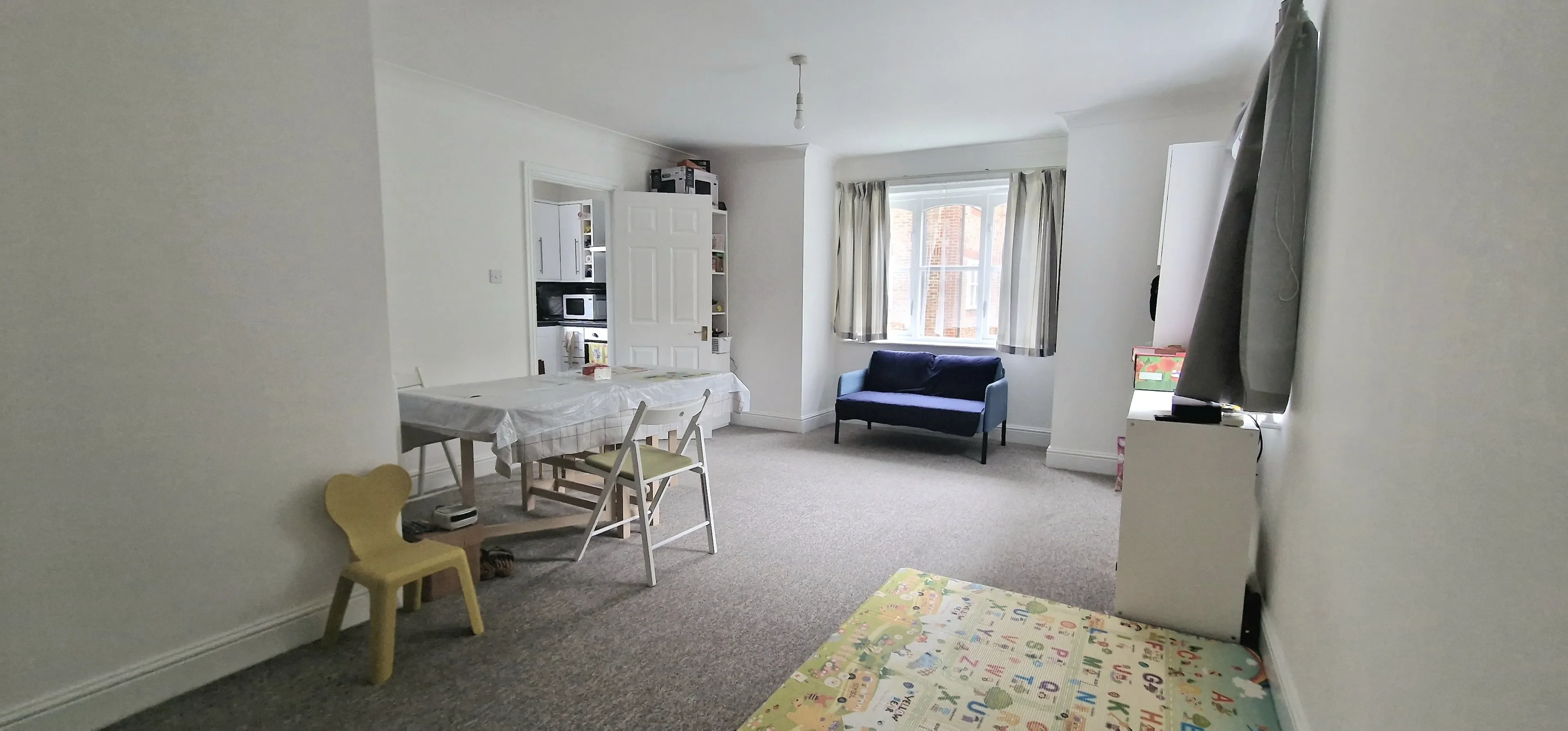 Flat Rosslyn Road in Watford