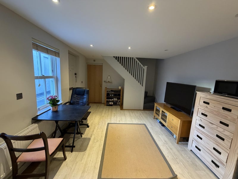 Room Weald Road in Brentwood