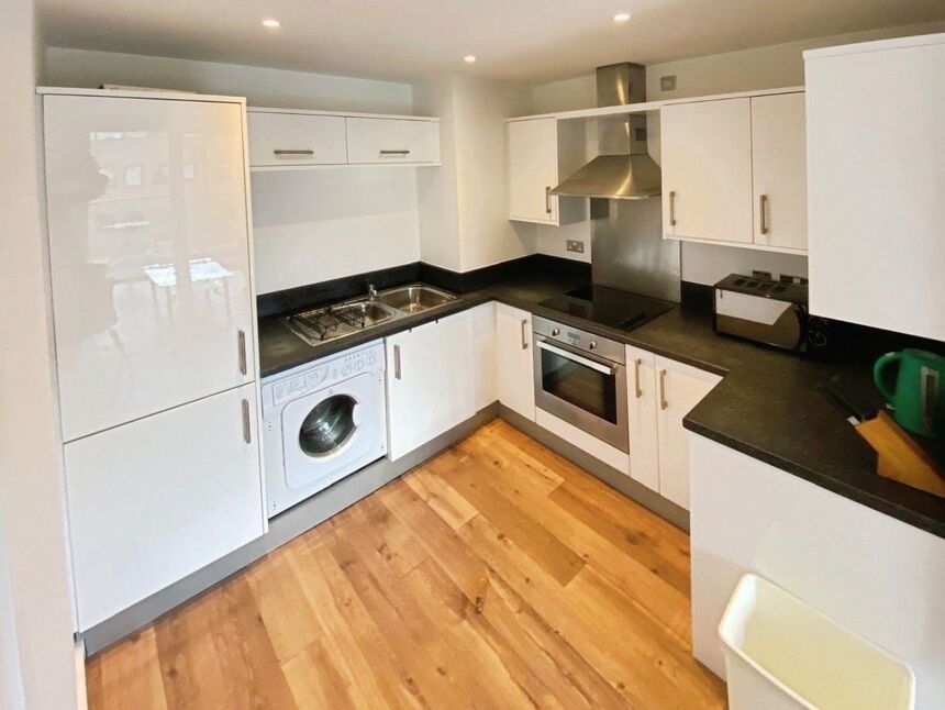 Flat Woodholm Road in Sheffield