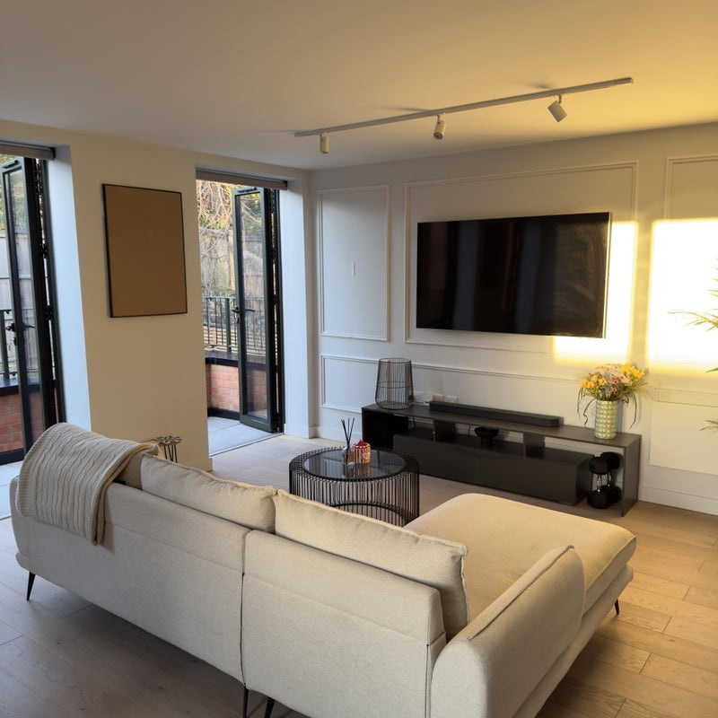 Flat Marischal Road in Greater London