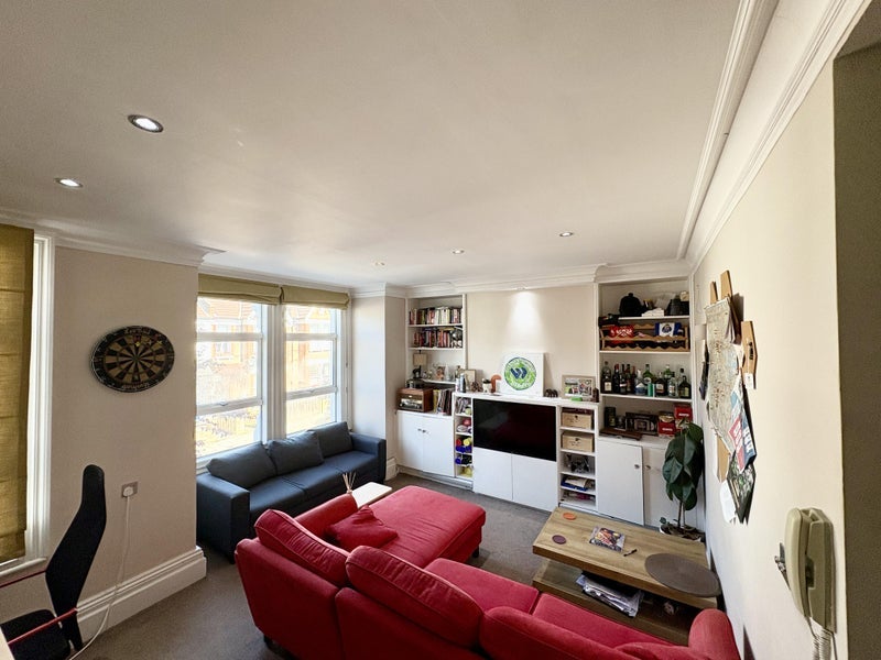Room Honeybrook Road in Greater London