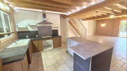 House Place du 19 Mars 1962 in La Balme-les-Grottes