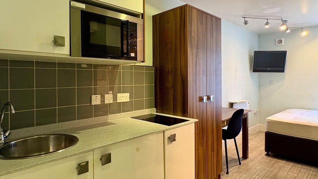 Room Camden Road in Greater London
