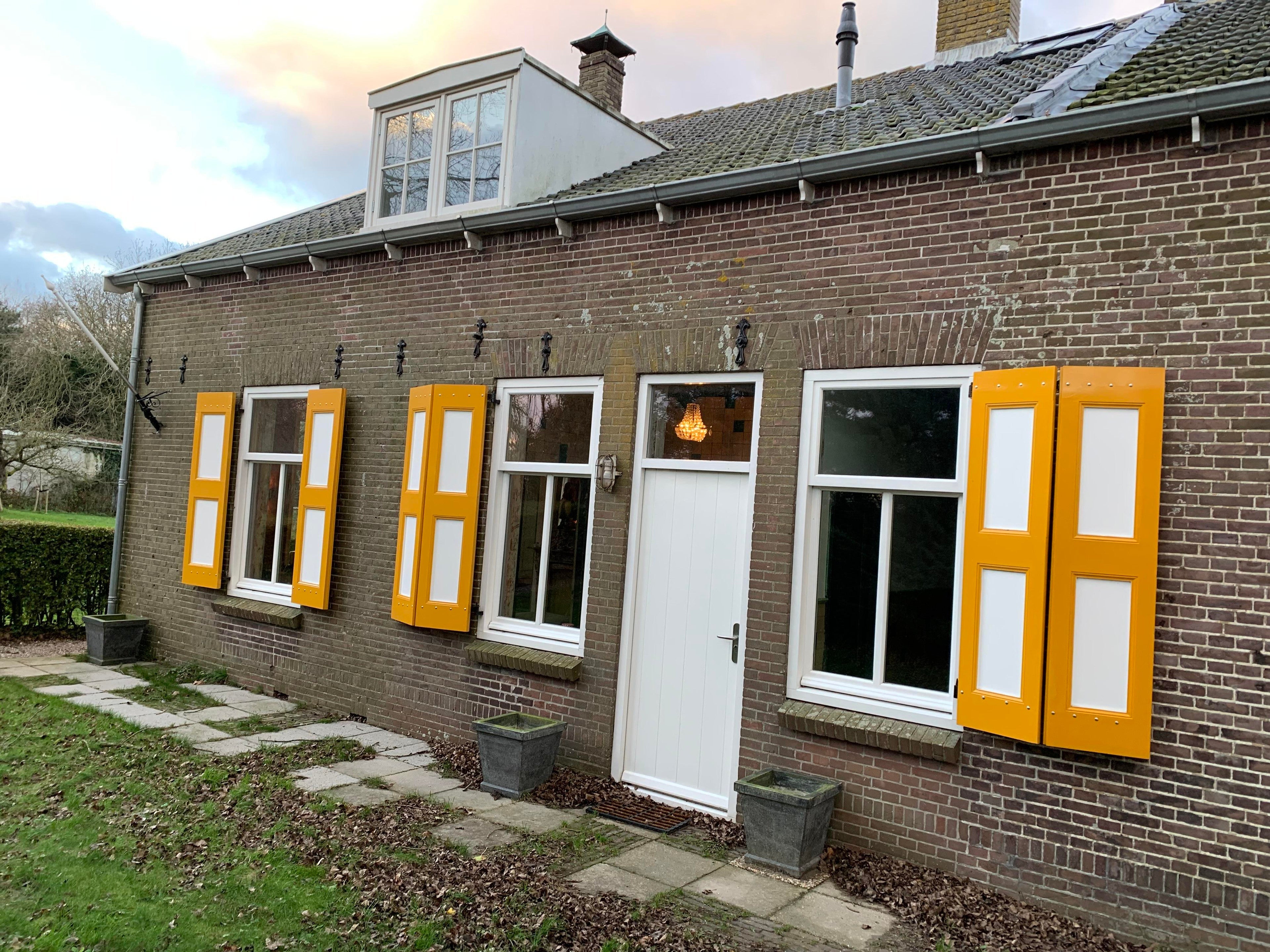 Woning te huur: Koningin Emmaweg, Vrouwenpolder