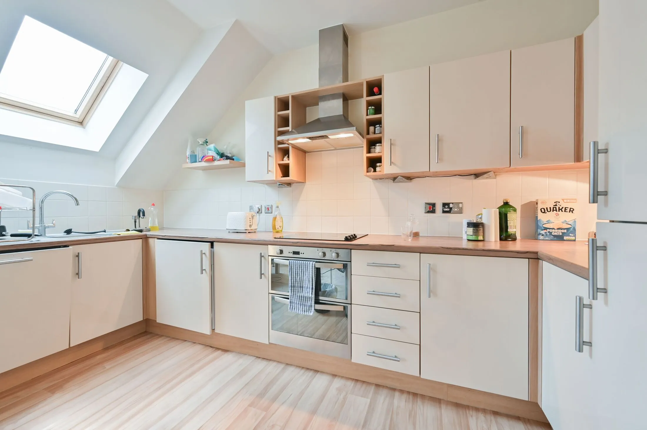 Flat Lockhart Road in Watford