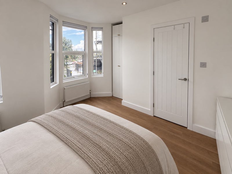 Room Blackhorse Road in Greater London