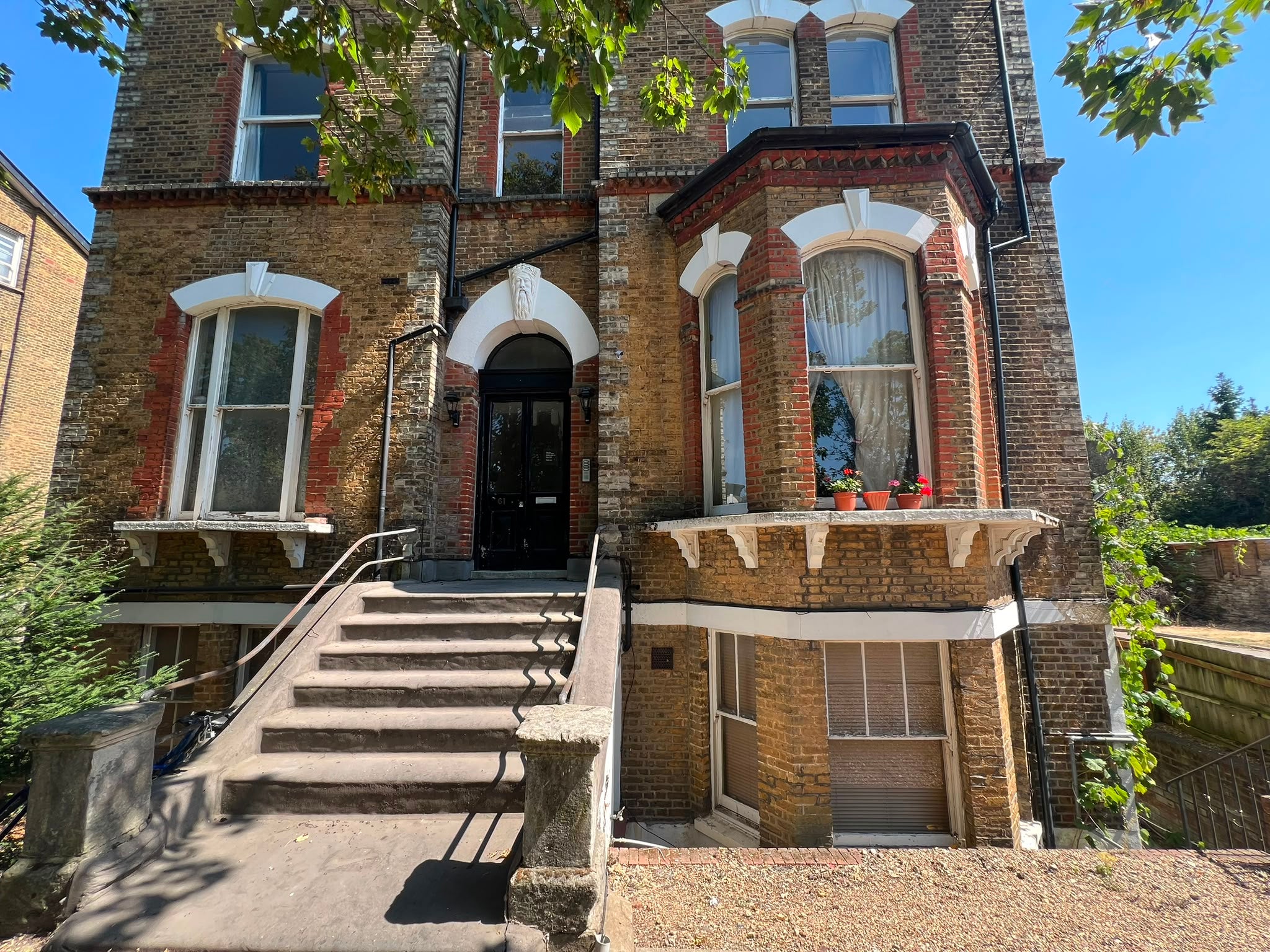 Flat Warminster Road in Greater London