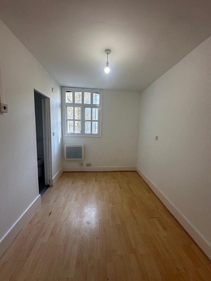 Flat Northwold Road in Greater London