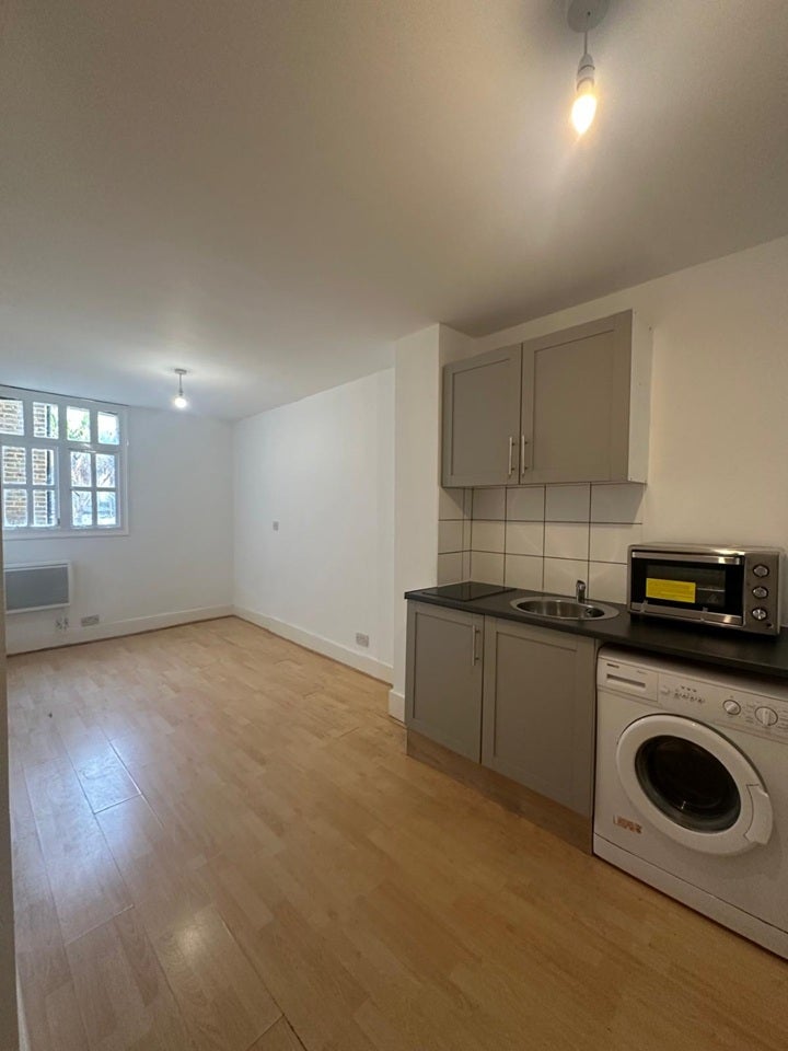 Flat Northwold Road in Greater London