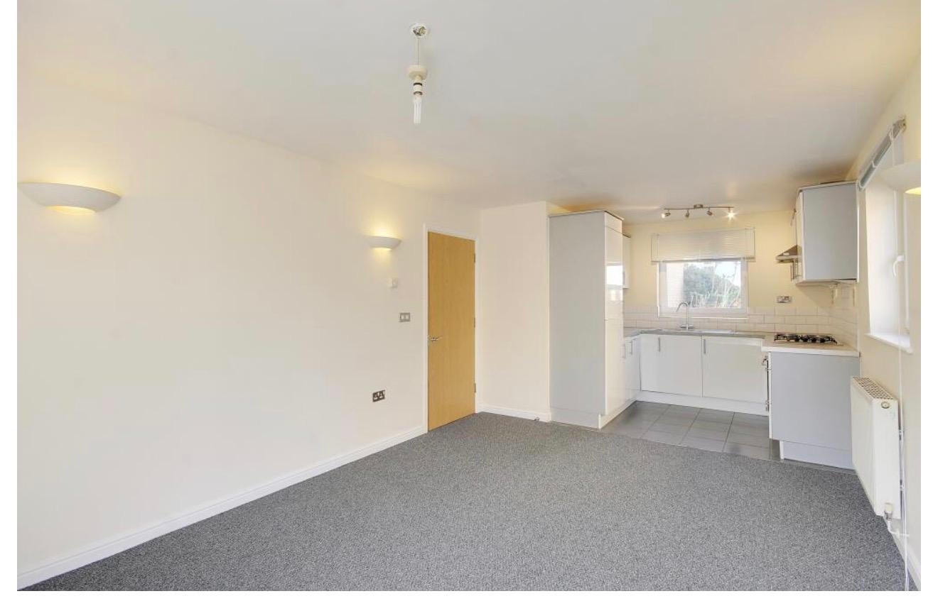 Room Flint Close in Greater London