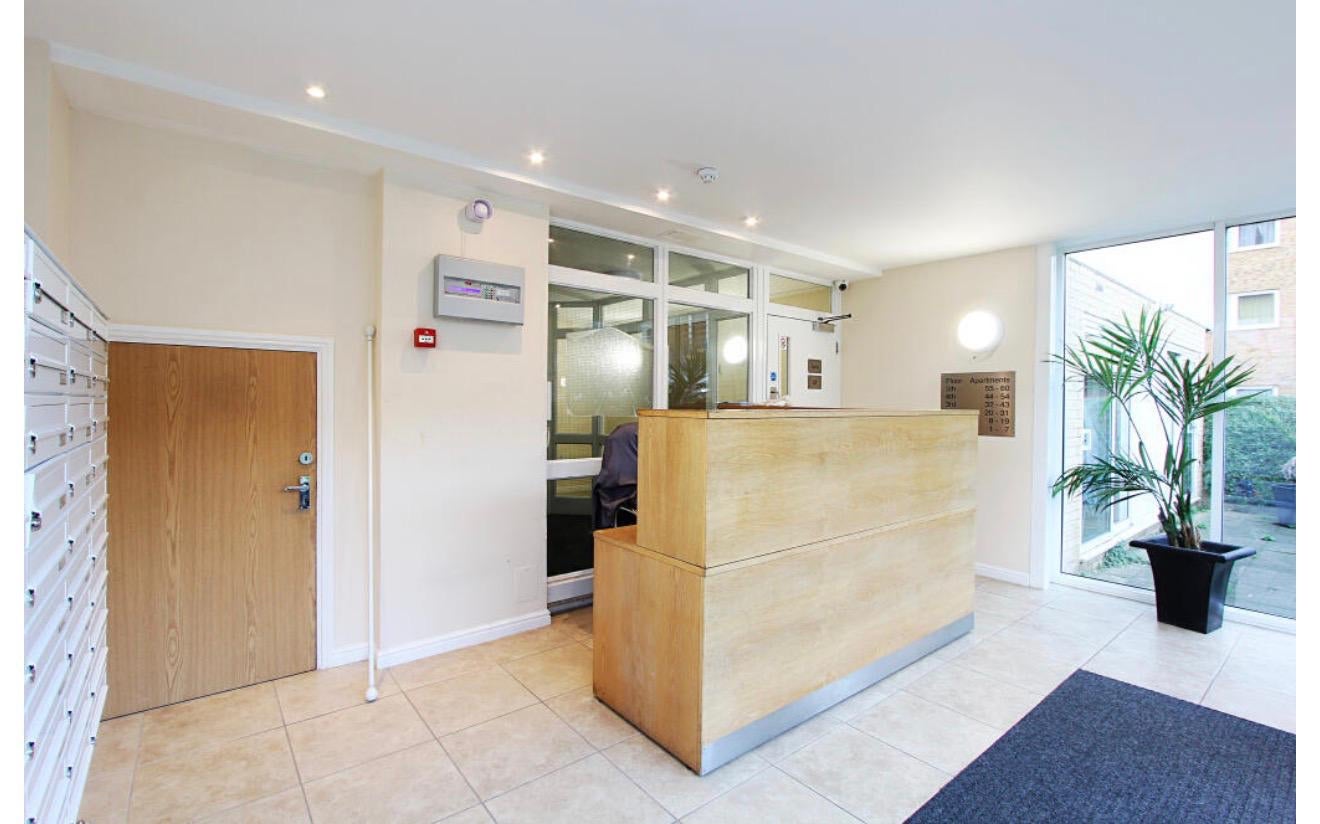 Room Flint Close in Greater London