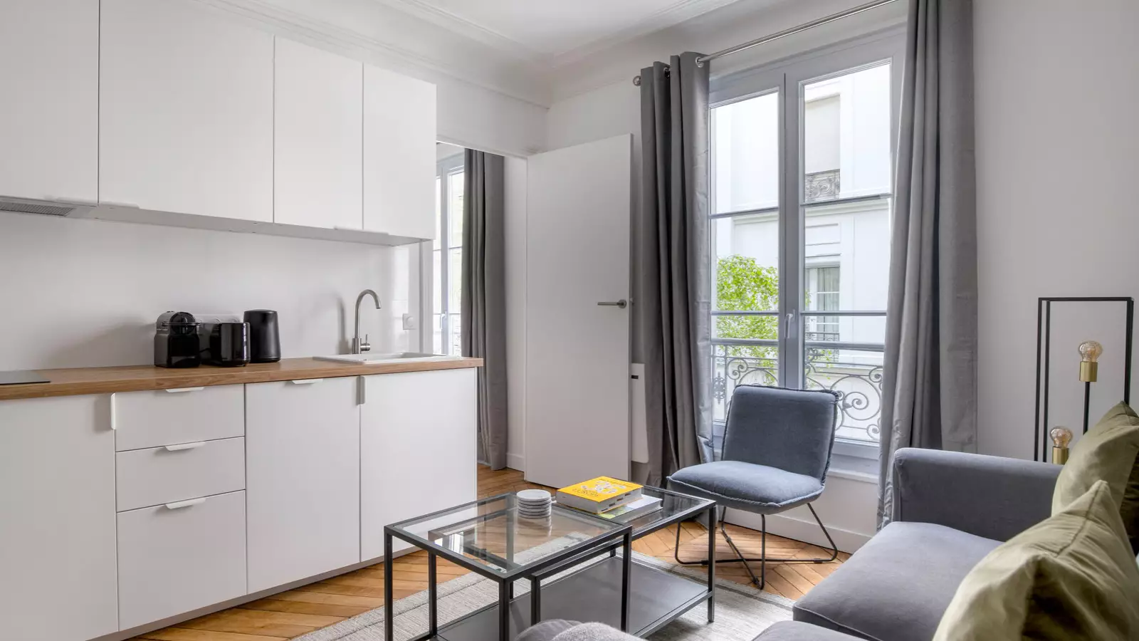 Appartement Avenue Raymond Poincaré à Paris