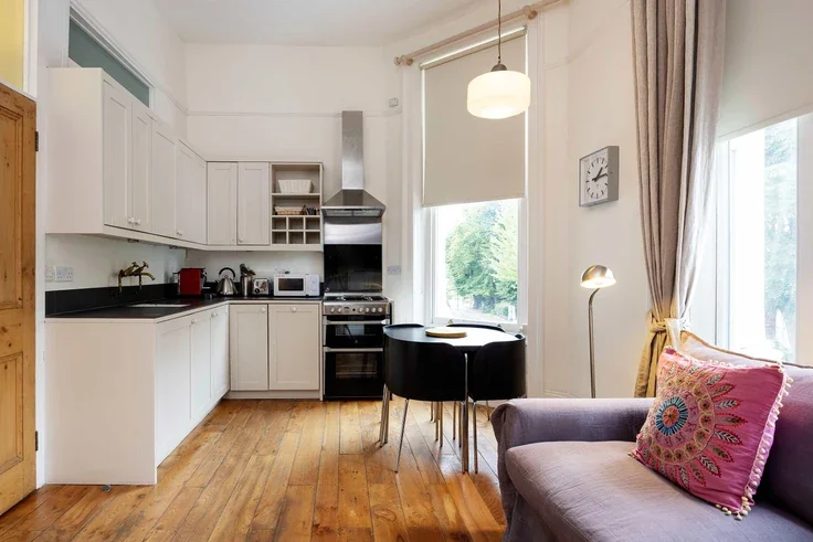 Flat Westbourne Park Road in Greater London