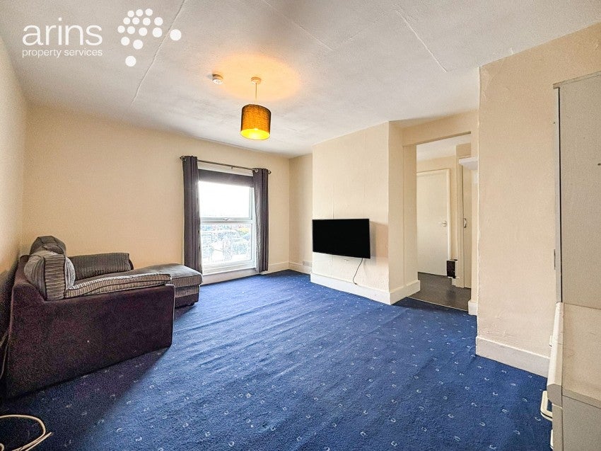 Flat Shinfield Road in Reading