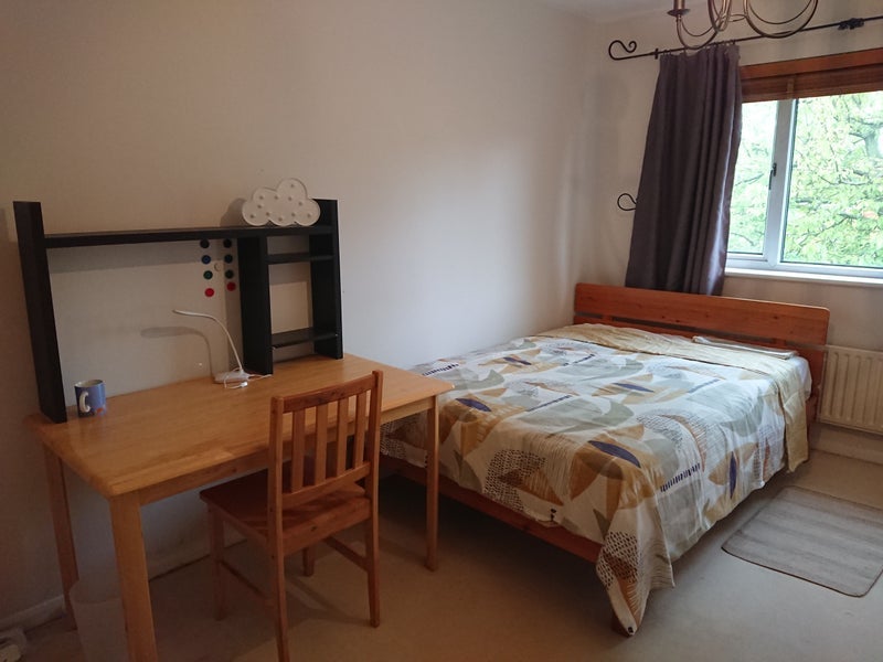 Room Ann Moss Way in Greater London
