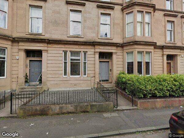 Flat Alfred Terrace in Glasgow