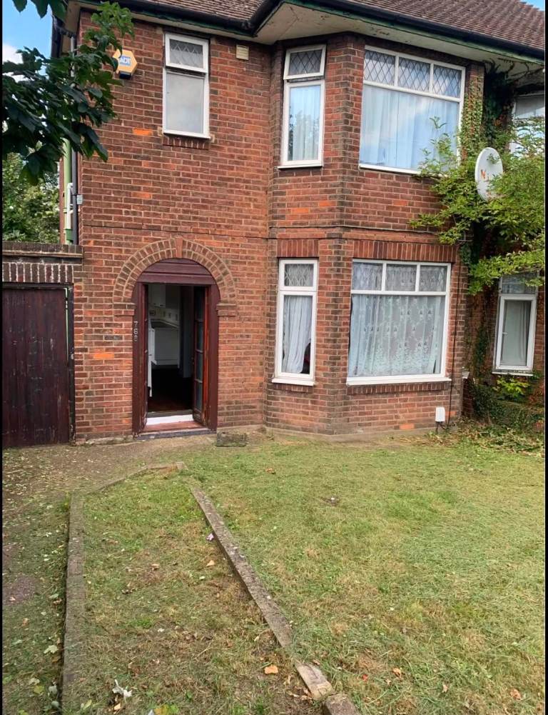 House Dunstable Road in Leagrave